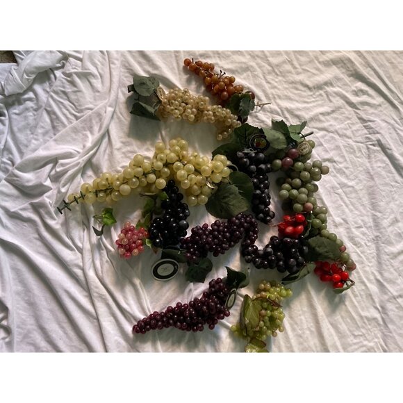 Artificial Grapevine Clusters With Leaves - Mixed Colors & Sizes - Home Decor Cr - Picture 2 of 16